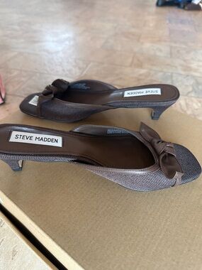 Steve Madden Brown Bow Kitten-Heel Mules